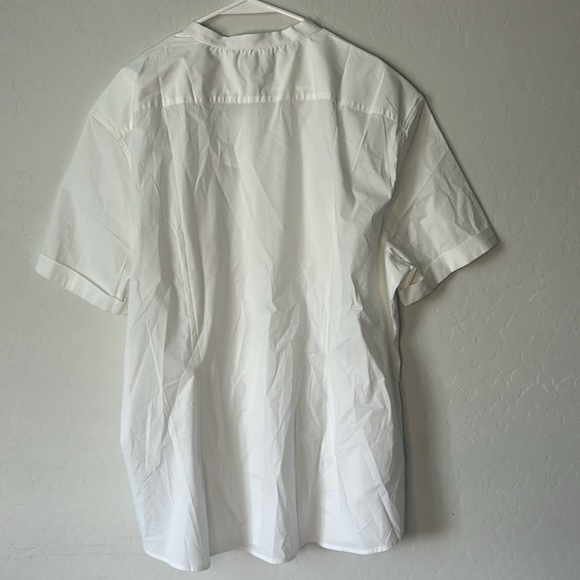 White muscle fit button up - Picture 2 of 4